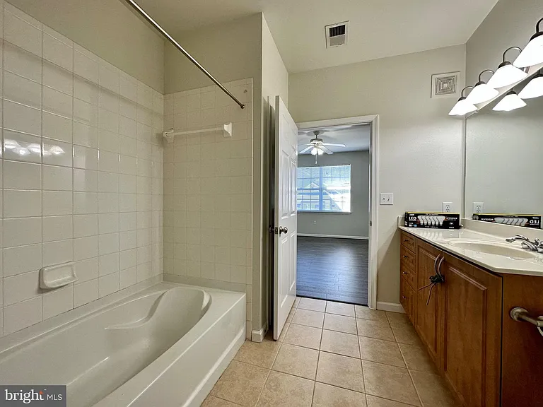 12925 Centre Park Cir #405 — Photo 14