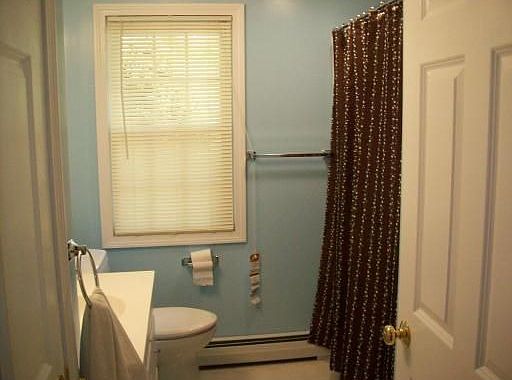4th image of 18 Sherwood Ave