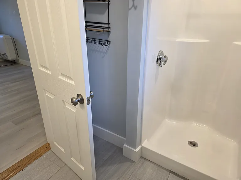 182 Sea St #7 — Photo 6