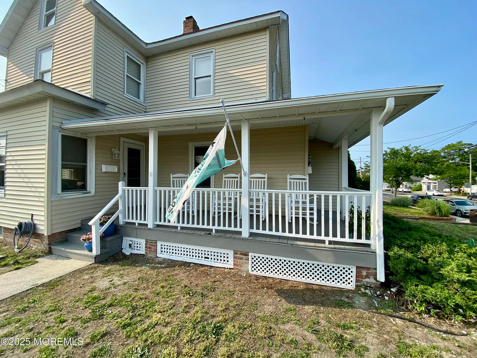 4 bed, 2.5 bath, 1408 sqft, $4,000 — Photo 3