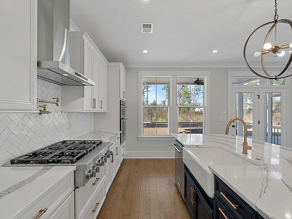 4th image of 2019 Riverbend Dr