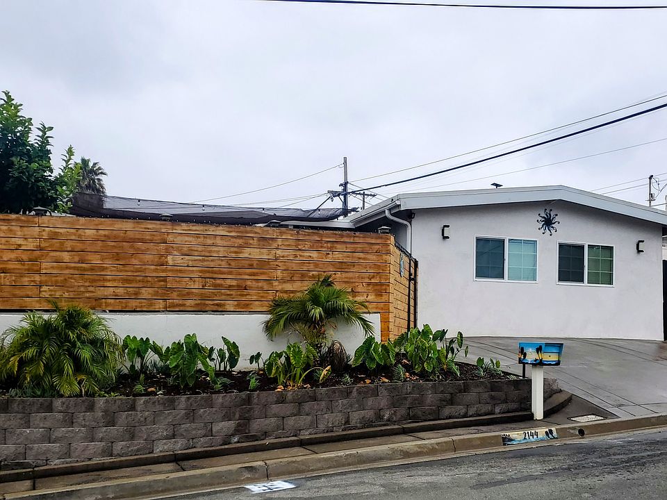 Front of studio unit