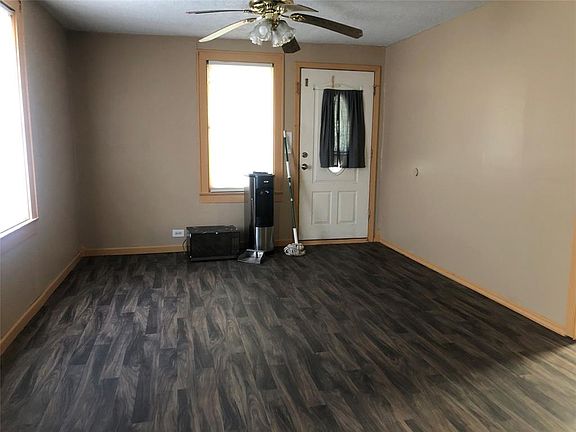 4th image of 803 Virginia St
