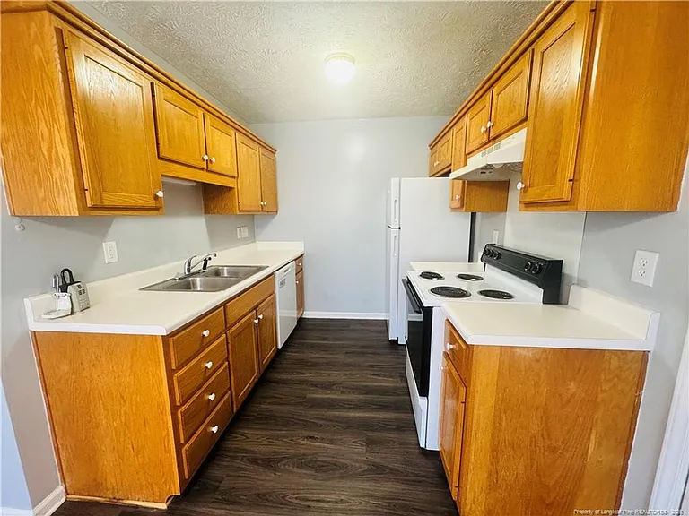 233 Bahia Ln — Photo 4