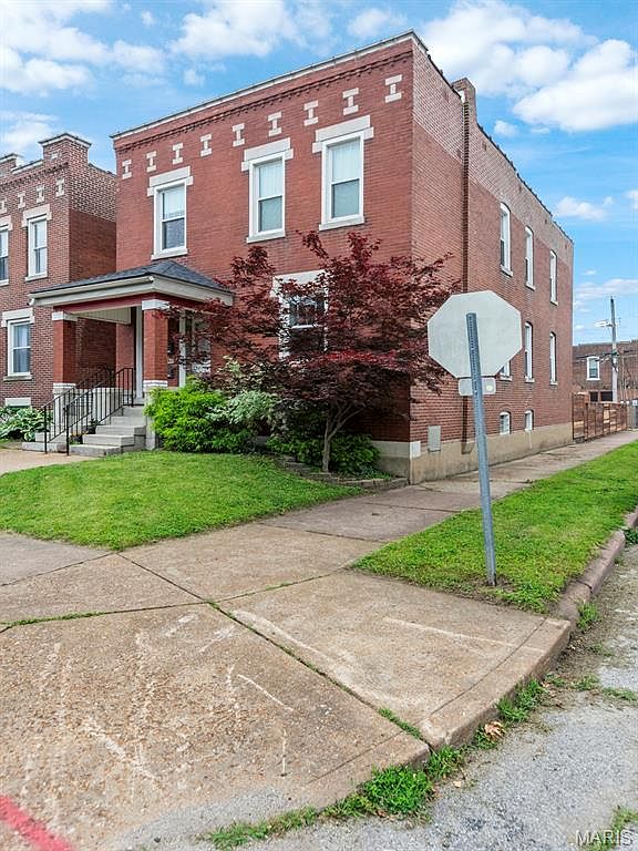 2858 Victor St, Saint Louis, MO 63104 | Zillow