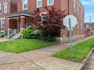 2858 Victor St, Saint Louis, MO 63104