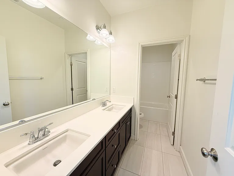 2751 E Agrarian St — Photo 31