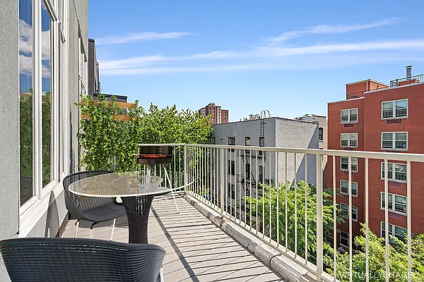 Sold by Compass | media 3