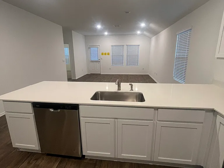 13703 Gunnison Grove Ave — Photo 1