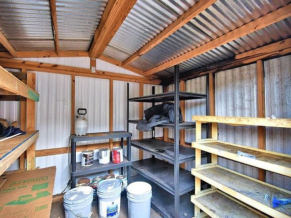 5th image of 1118 N Davis Ave