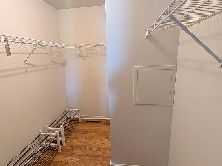 1702 James Ave — Photo 13