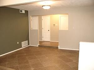 4th image of 8225 Yeager Dr NE