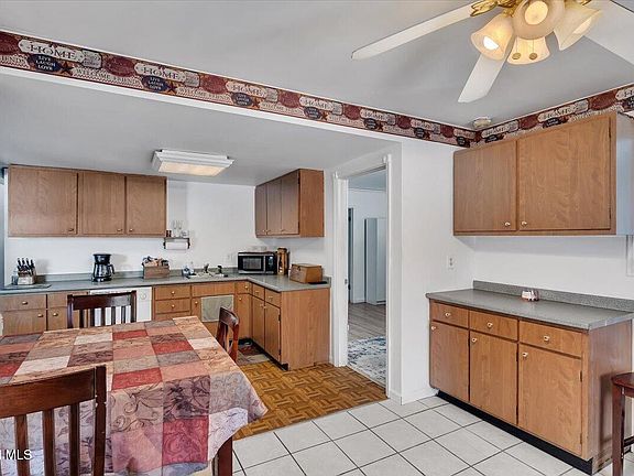 3rd image of 120 Weatherwax Road