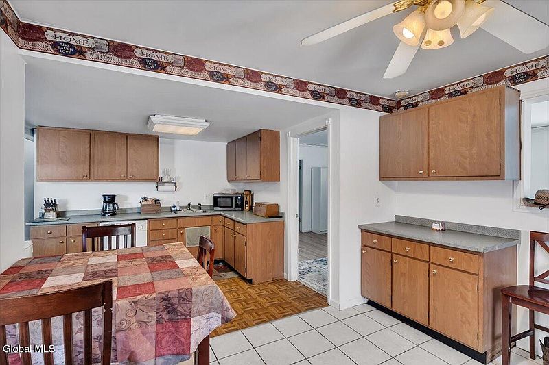 3rd image of 120 Weatherwax Road