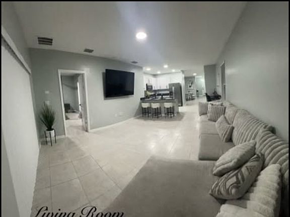 5th image of 1331 Berry Ln