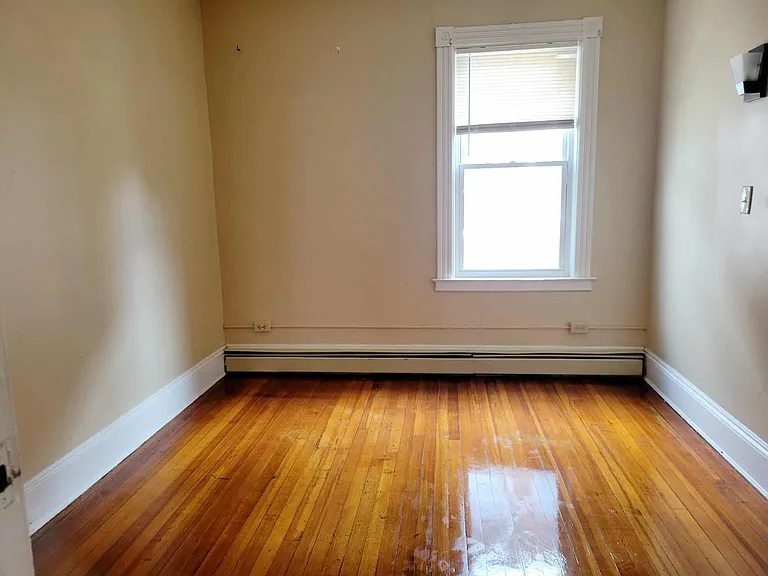 14-16 Mortson St #2 — Photo 9