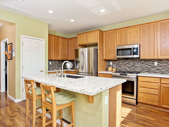 5th image of 864 Downing Cir
