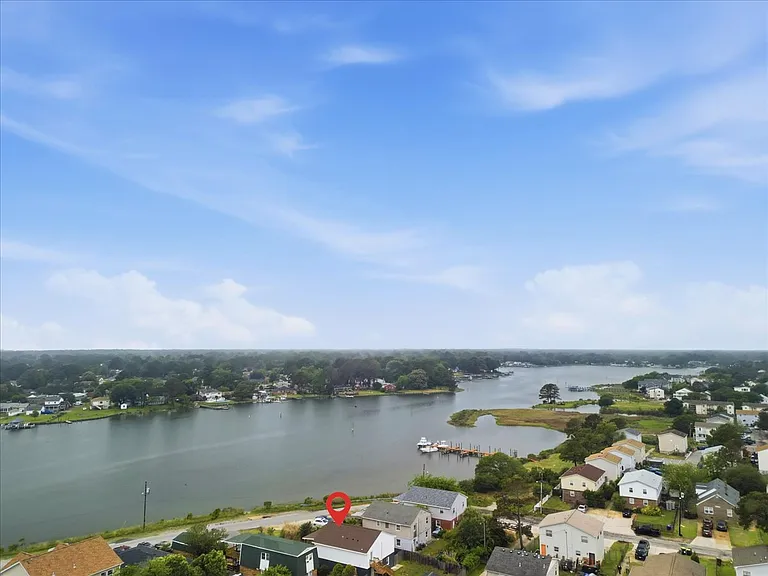 3811 Pretty Lake Ave #B — Photo 24