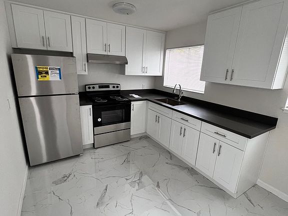 3rd image of 330 Alemany Blvd APT 8