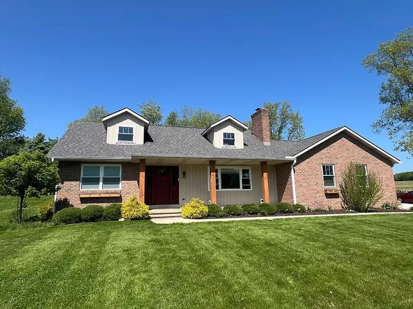 3227 Lochlomond St, Dalton, OH 44618