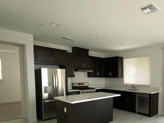 2nd image of 2443 Espana Lane