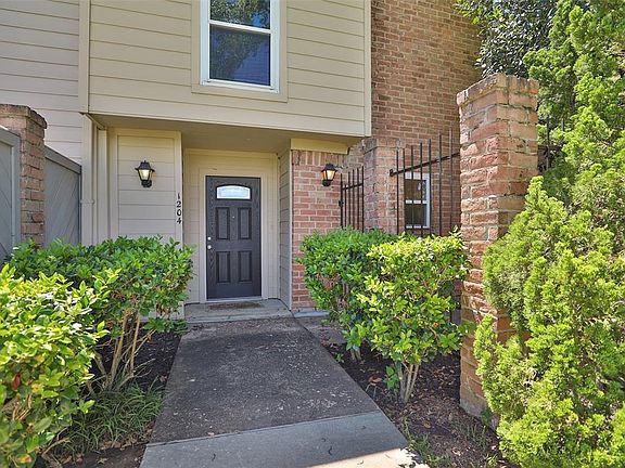 3rd image of 800 Country Place Dr Unit 1204