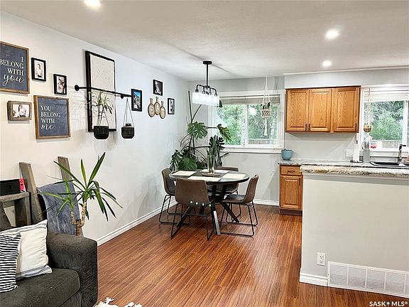 2nd image of 111 Lincoln AVENUE