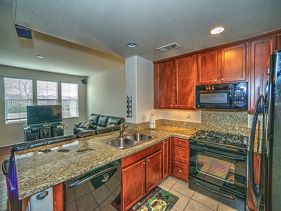 4th image of 28534 Pietro Dr