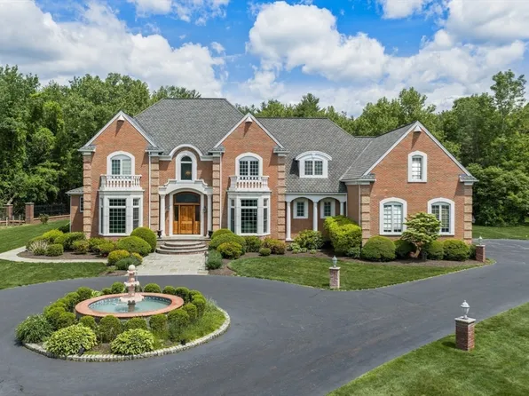 15 Brown St, Waltham, MA 02493