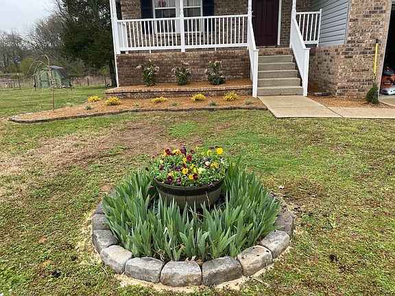 3rd image of 218 Bankside Dr