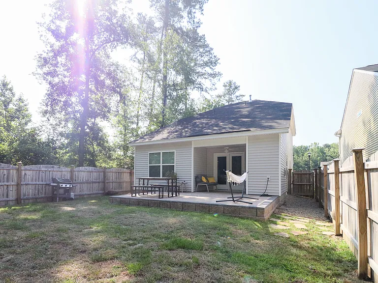 493 Kippen Ln — Photo 17