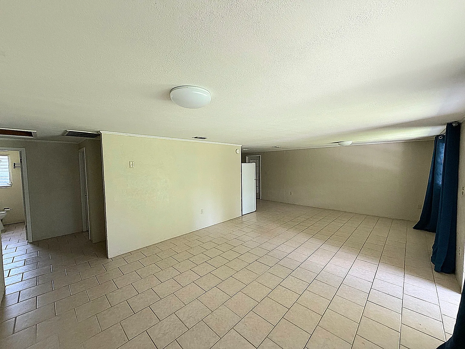 3 bed, 2152 sqft, $1,695 — Photo 3