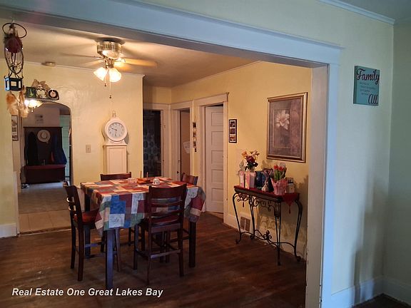 5th image of 2329 Blake St