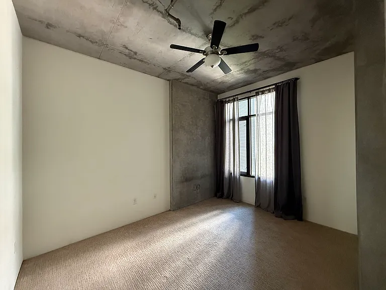 527 10th Ave #409 — Photo 9