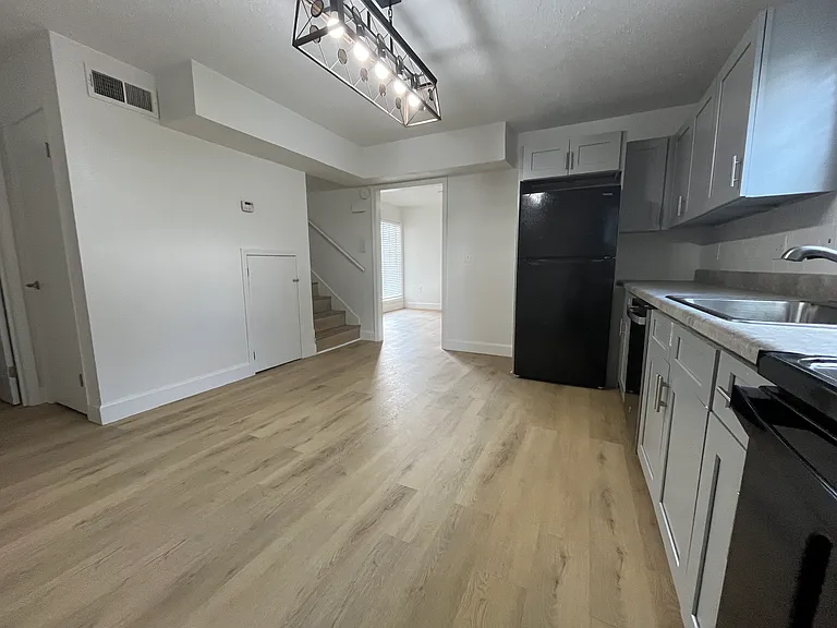 Crestwood Apartments — Photo 66