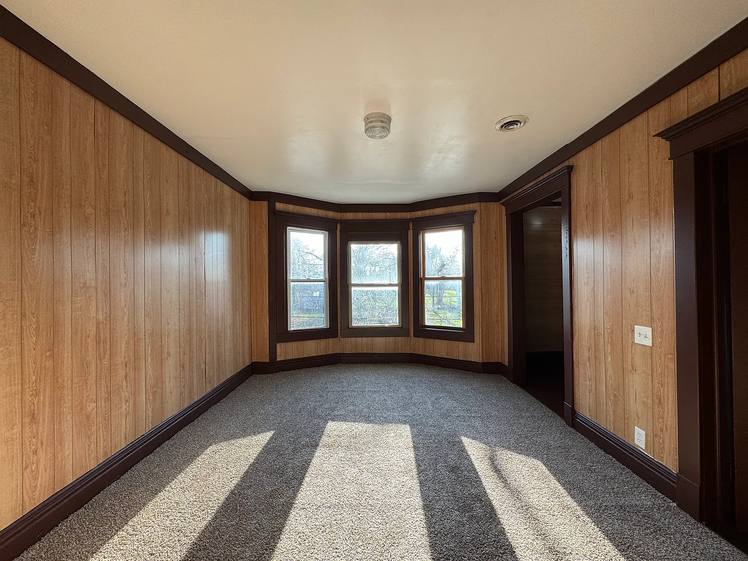 4 bed, 2434 sqft, $1,200 — Photo 3