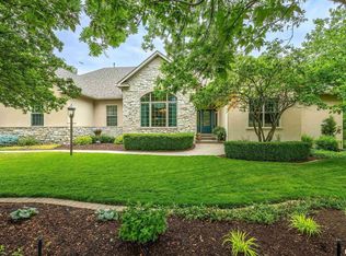 6471 Eagle Ridge Rd, Bettendorf, IA 52722