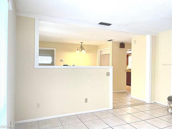 4th image of 302 Carrigan Ave