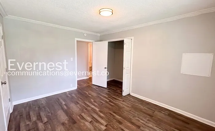 3217 Plaza Cir — Photo 11
