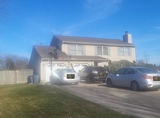 20 Belle Terre Dr, Manalapan, NJ