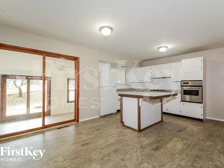 1432 Glenmeade Dr — Photo 6