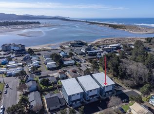 916 SW 48th St #4, Lincoln City, OR