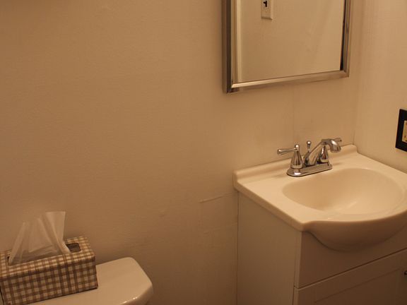 5th image of 5-12 Aspen Way #512