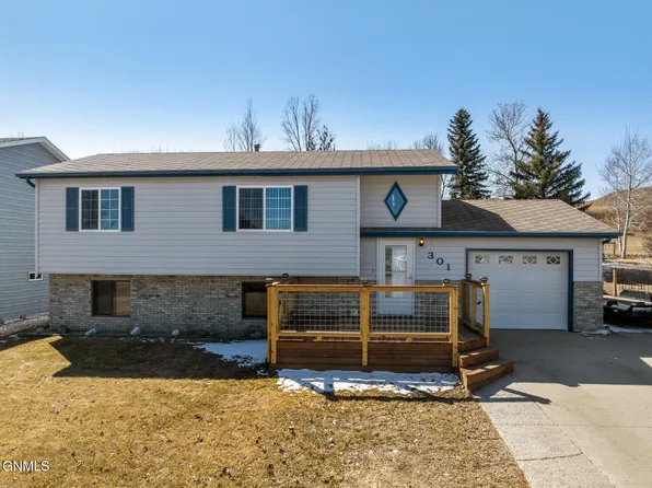 301 Durango Dr, Burlington, ND 58722