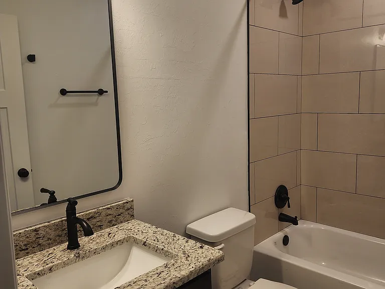 2434 Luther Rd #B — Photo 11