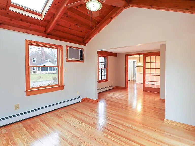 142 Elmwood Ave — Photo 14