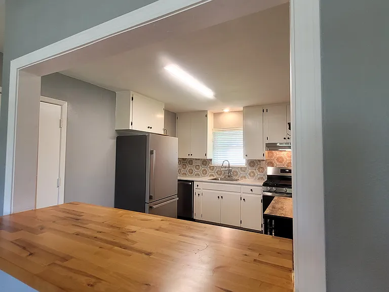 10700 Plains Trl #1 — Photo 7
