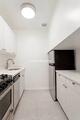 Rented by Mirador Real Estate | media 28