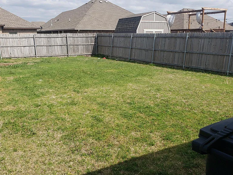 1300 Eagle Dr — Photo 19