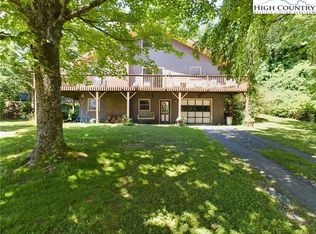2994 Holloway Mountain Rd, Blowing Rock, NC 28605